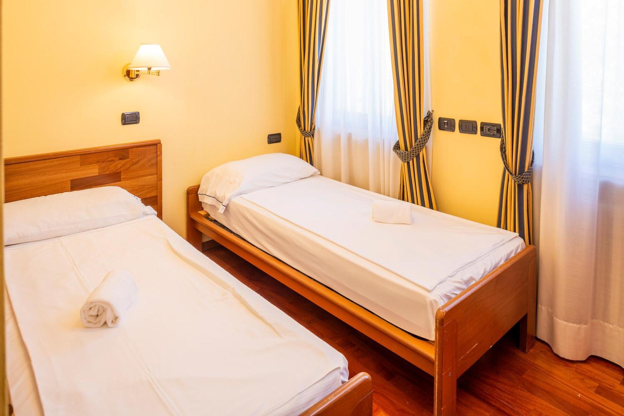Hotel Du Parc Garda  Esterno foto